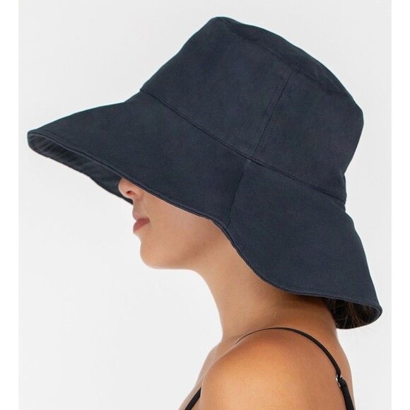 NEW Mikoh Panda Oversized Brim Bucket Hat Cabana Dark Blue One Size MSRP $85
